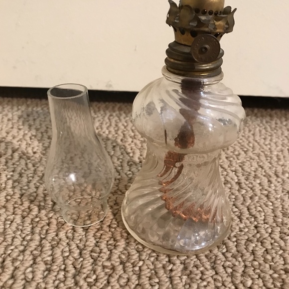 VINTAGE WAX-LESS OIL CANDLE VASE - Picture 2 of 4